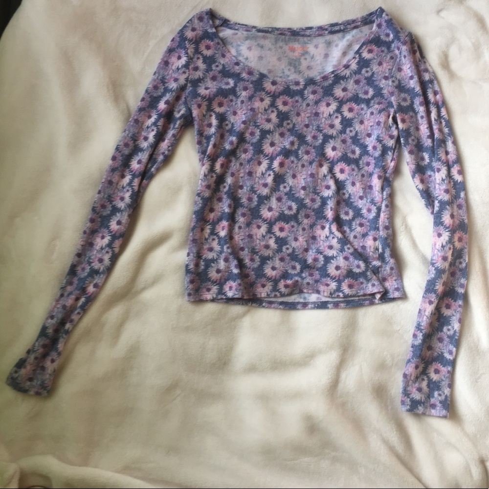 cropped floral shirt